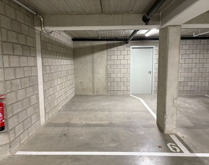Parkeerplaats te koop in Balen